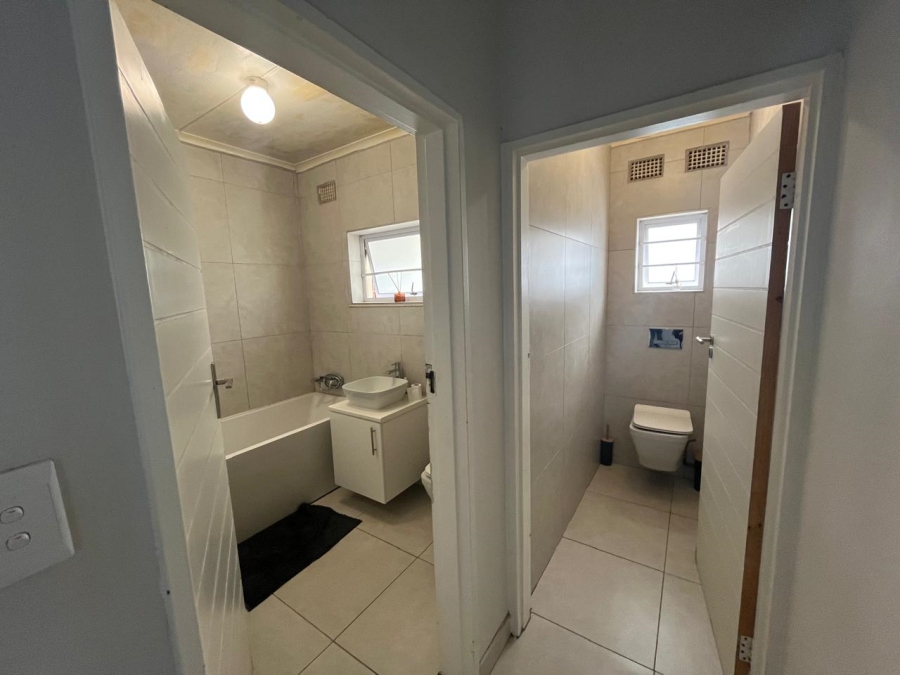 To Let 3 Bedroom Property for Rent in Sunnyridge Eastern Cape
